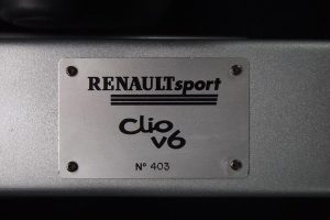 Σε δημοπρασία συλλεκτικό Renault Clio V6 του 2001
