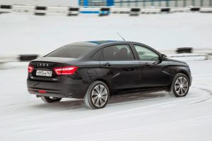 Μακρύ Lada Vesta Signature είναι η λιμουζίνα του λαού!