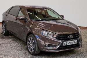 Μακρύ Lada Vesta Signature είναι η λιμουζίνα του λαού!