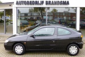 Ξεχασμένο Renault Megane Coupe του 1996 με 128 χιλιόμετρα!