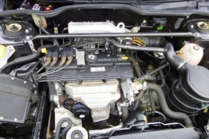 Ξεχασμένο Renault Megane Coupe του 1996 με 128 χιλιόμετρα!