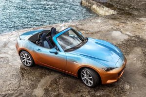 Mazda MX-5 Levanto με χρώμα ηλιοβασιλέματος και τζιν εσωτερικό!