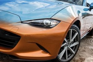 Mazda MX-5 Levanto με χρώμα ηλιοβασιλέματος και τζιν εσωτερικό!