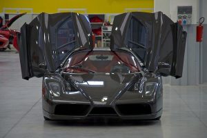 «Διάφανη» Ferrari Enzo πωλείται για 3,1 εκατομμύρια ευρώ!