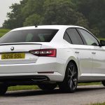 Νέα Skoda Superb SportLine με κινητήρες έως 280 ίππων