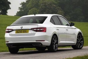 Νέα Skoda Superb SportLine με κινητήρες έως 280 ίππων