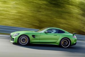Νέα κτηνώδης Mercedes-AMG GT R με 585 ίππους (+video)