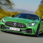 Νέα κτηνώδης Mercedes-AMG GT R με 585 ίππους (+video)