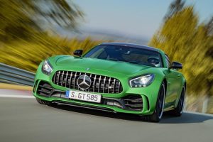 Νέα κτηνώδης Mercedes-AMG GT R με 585 ίππους (+video)