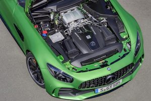 Νέα κτηνώδης Mercedes-AMG GT R με 585 ίππους (+video)