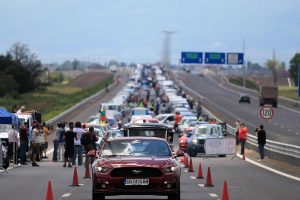 Νέο ρεκόρ Γκίνες με τη μεγαλύτερη ουρά από 2.300 Ford!