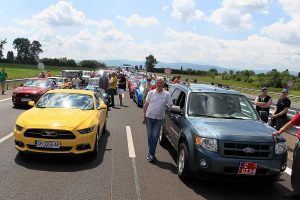 Νέο ρεκόρ Γκίνες με τη μεγαλύτερη ουρά από 2.300 Ford!