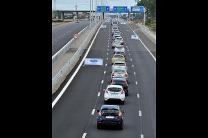 Νέο ρεκόρ Γκίνες με τη μεγαλύτερη ουρά από 2.300 Ford!