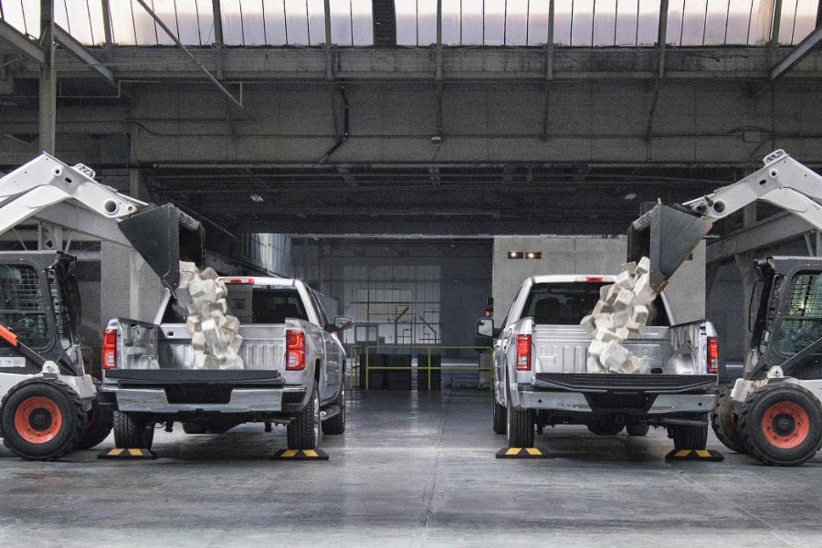 Τεστ αντοχής καρότσας Ford F-150 vs Chevrolet Silverado (+video)