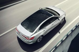 Νέο Renault Megane Sedan με κομψή και δυναμική εμφάνιση