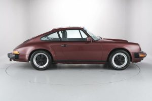 Κλασική Porsche 911 Carrera του 1985 με μόλις 7.100 χλμ.!