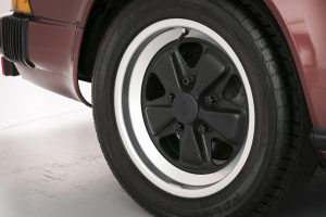 Κλασική Porsche 911 Carrera του 1985 με μόλις 7.100 χλμ.!