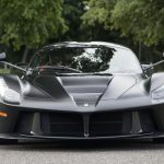Στο σφυρί η 1 από τις μόλις 3 μαύρες Ferrari LaFerrari!