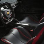 Στο σφυρί η 1 από τις μόλις 3 μαύρες Ferrari LaFerrari!