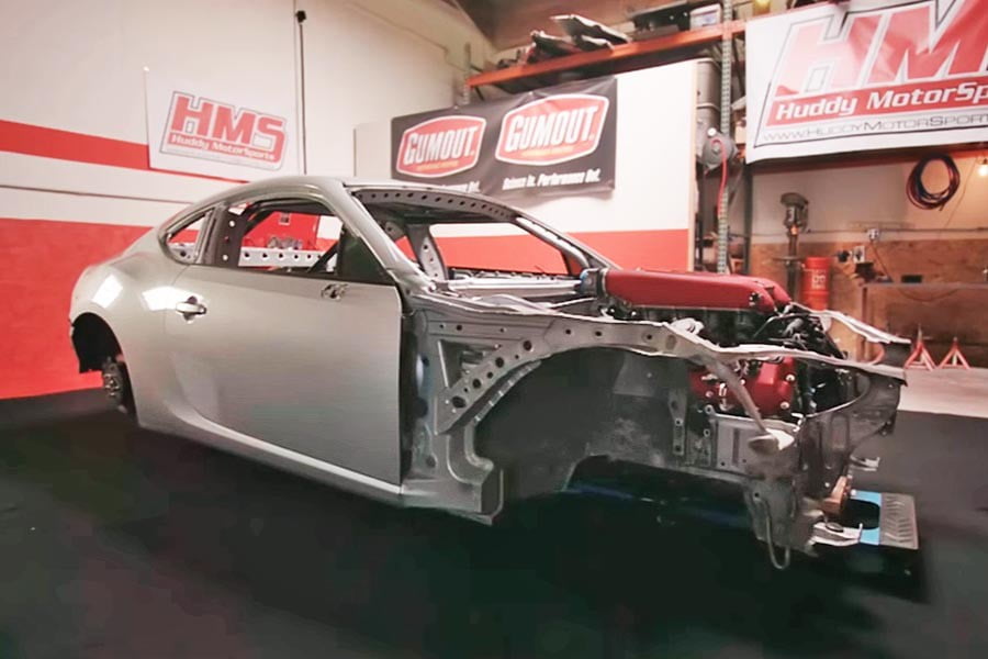 Toyota GT86 με… μεταμόσχευση κινητήρα από Ferrari 458 (video)