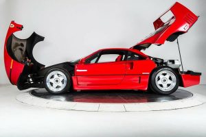 Ferrari F40 με μόλις 3.000 χιλιόμετρα αναζητά εκατομμυριούχο!