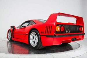 Ferrari F40 με μόλις 3.000 χιλιόμετρα αναζητά εκατομμυριούχο!
