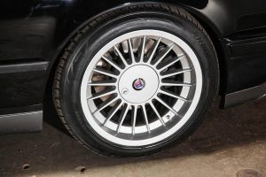 Σαν καινούργια BMW M5 του 1991 με 20.000 χιλιόμετρα!