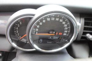 Μεταχειρισμένο MINI Cooper του 2014 με 14.444 χλμ. – 15.900 ευρώ