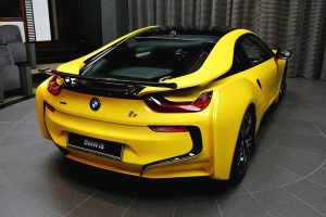 Κιτρινόμαυρο BMW i8 αποκλειστικά στη BMW Αμπού Ντάμπι