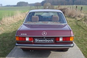 Mercedes W123 8θέσια του 1985 με 56.000 χλμ. – 18.500 ευρώ