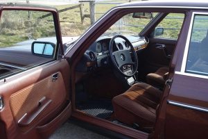 Mercedes W123 8θέσια του 1985 με 56.000 χλμ. – 18.500 ευρώ