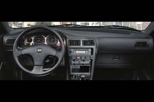 Nissan-Tsuru-interior