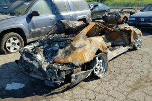 Απίστευτο και όμως πωλείται αυτή η καμένη Porsche 911!