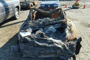 Απίστευτο και όμως πωλείται αυτή η καμένη Porsche 911!