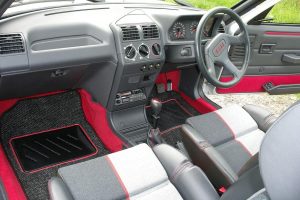 Peugeot 205 1.9 GTi του 1989 πωλήθηκε 37.000 ευρώ!