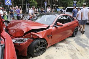 Σφοδρή σύγκρουση μεταξύ BMW M4 και Ferrari California