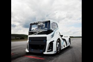 Τράκτορας Volvo ισχύος 2.400 ίππων έκανε νέα ρεκόρ ταχύτητας!