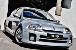 Συλλεκτικό Renault Clio V6 του 2002 με 7.100 χιλιόμετρα!