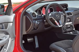 Στο σφυρί κτηνώδης Mercedes C 63 AMG Coupé Black Series