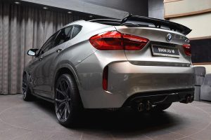 BMW X6 M με carbon body kit και εξάτμιση Akrapovic