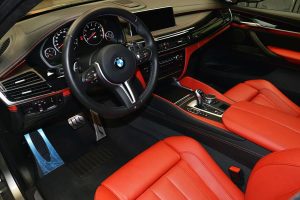 BMW X6 M με carbon body kit και εξάτμιση Akrapovic