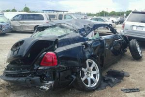 Τρακαρισμένη Rolls-Royce Wraith για 11.500 ευρώ!