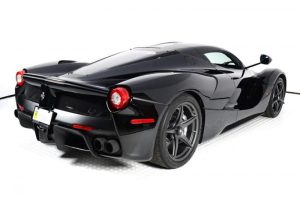 Ferrari LaFerrari με μηνιαία δόση από 33.000 ευρώ!