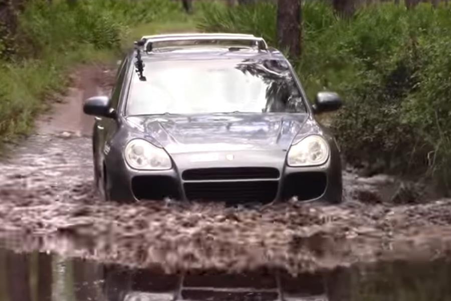 Off-roading με Porsche Cayenne Turbo