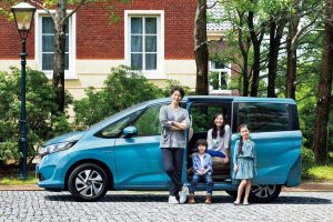 Νέο Honda Freed με 7 θέσεις, υβριδικό κινητήρα και 4κίνηση