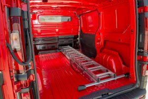 Νέο Nissan NV300 σε πολλές εκδόσεις και με 1.600άρη ντίζελ