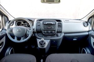 Νέο Nissan NV300 σε πολλές εκδόσεις και με 1.600άρη ντίζελ