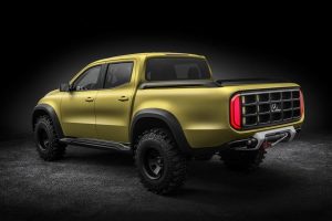 Νέα Mercedes X-Class pickup σε δύο εκδόσεις για το 2017
