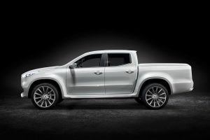 Νέα Mercedes X-Class pickup σε δύο εκδόσεις για το 2017