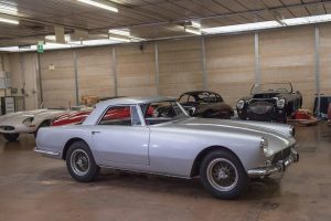 Σαράντα τέσσερις κλασικές Ferrari βγαίνουν στο σφυρί!